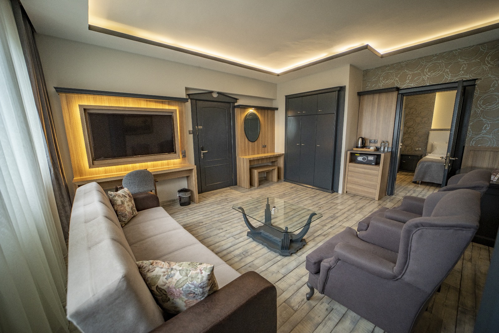 Suite Room 11
